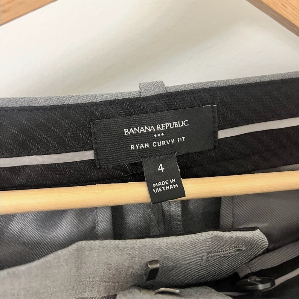 Banana Republic Ryan Curvy Fit Pants in Gray - Picture 4 of 4